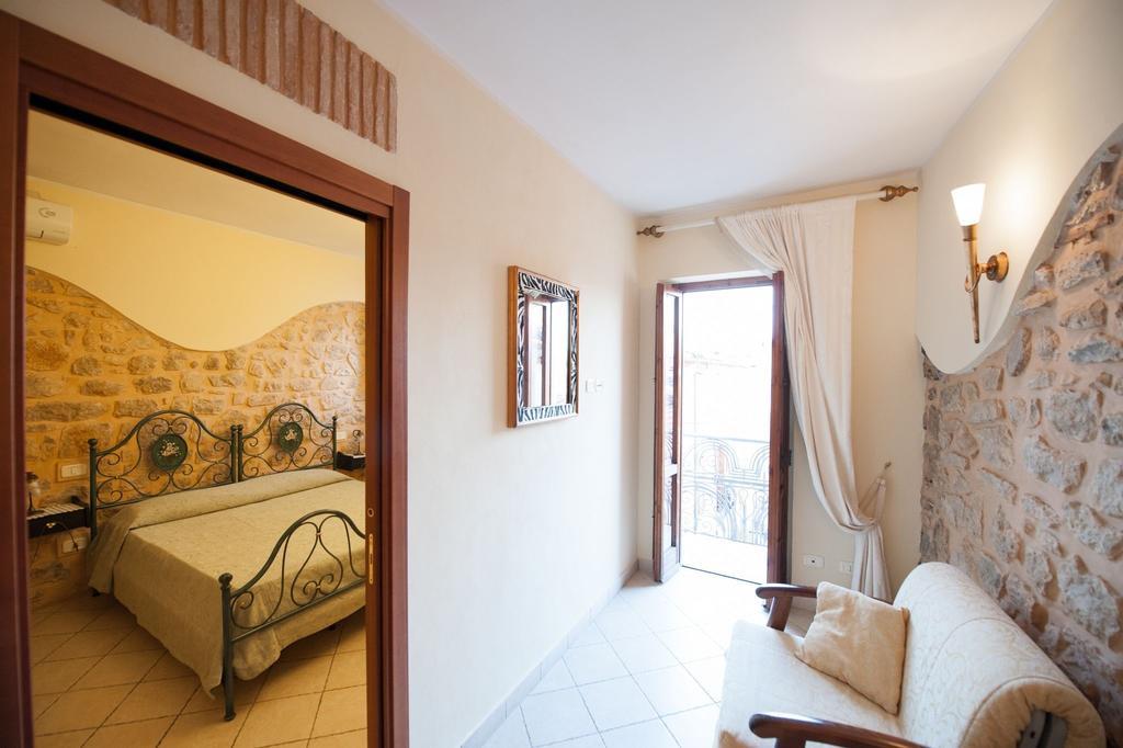 Bed And Breakfast Mblo Fondi Exteriér fotografie